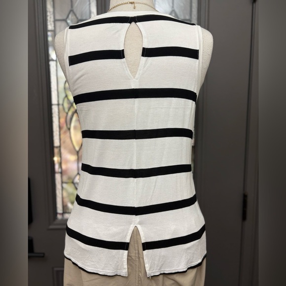 Halogen White & Black Striped Back Keyhole
Sleeveless Top Size M - Picture 3 of 6